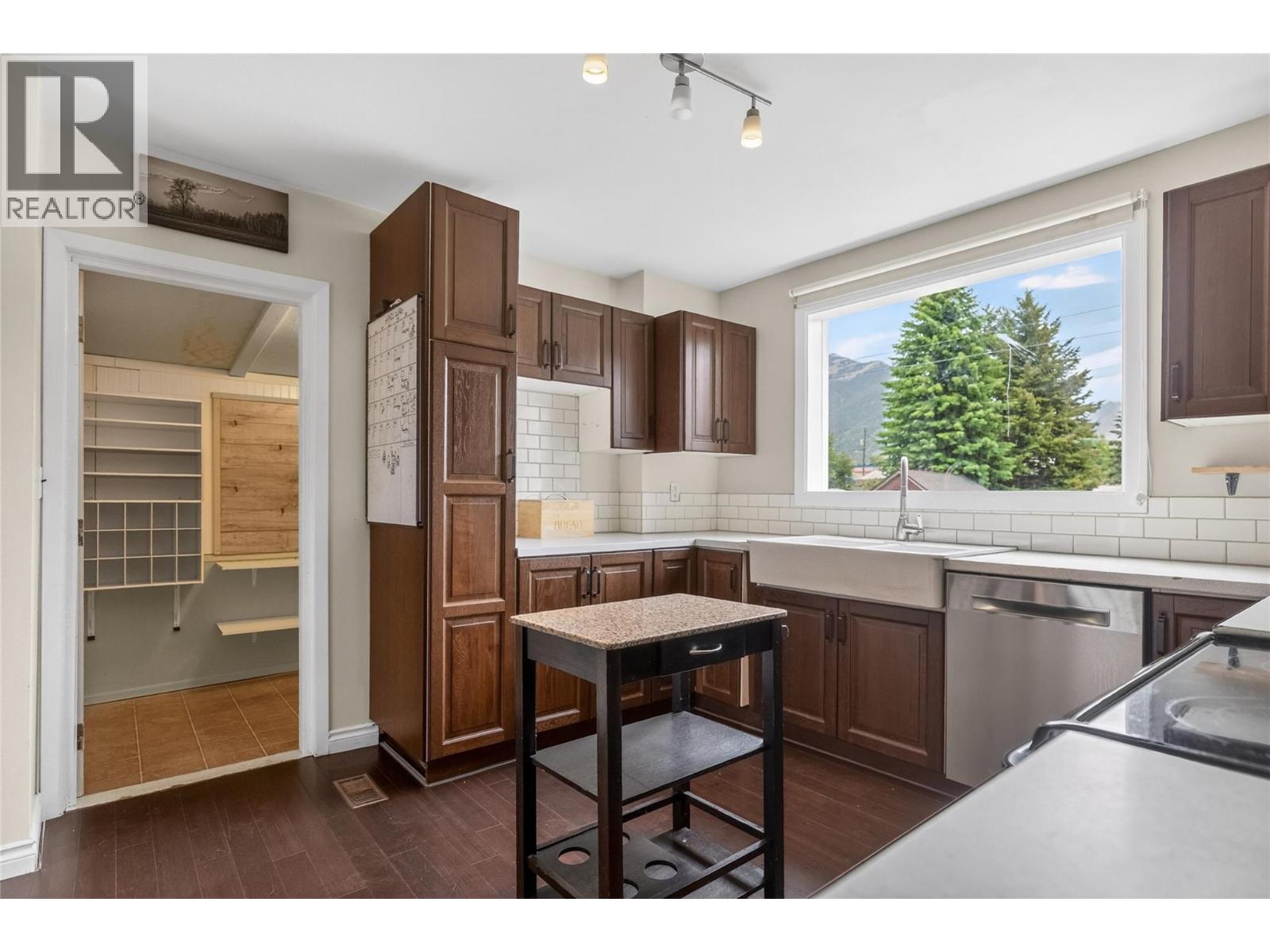 391 6TH Avenue - 31