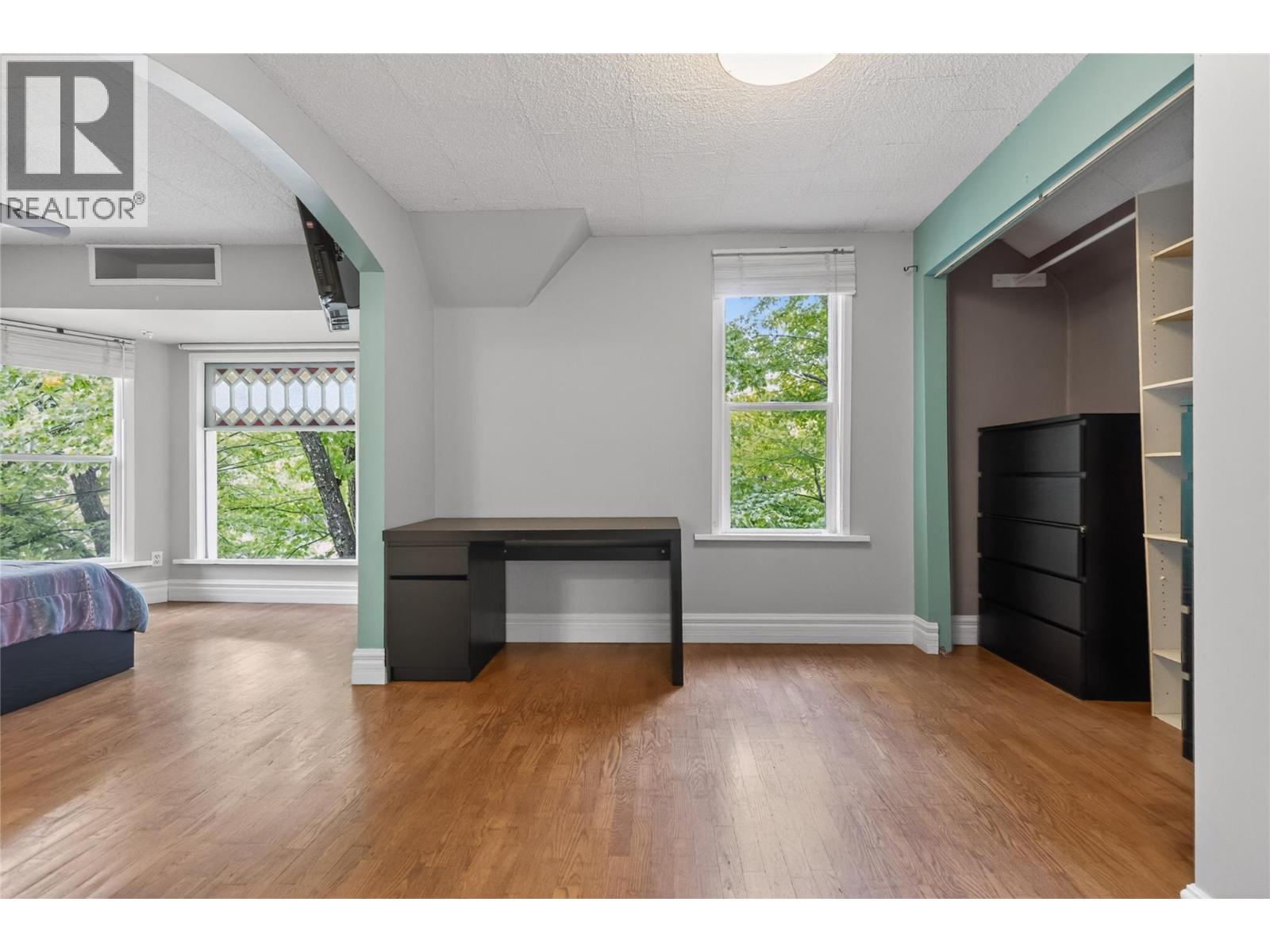 391 6TH Avenue - 43
