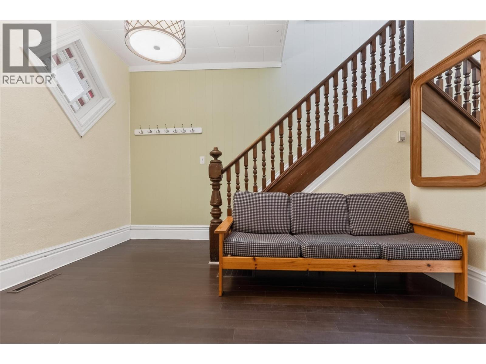 391 6TH Avenue - 12