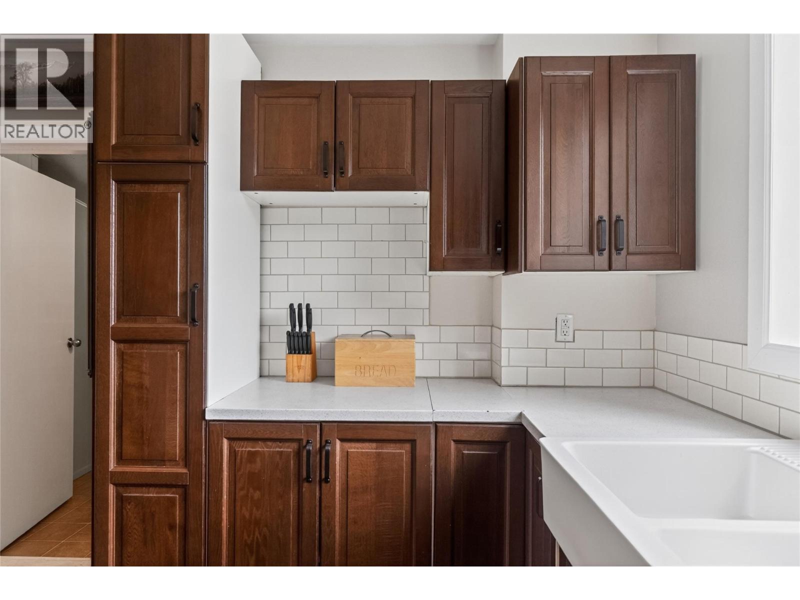 391 6TH Avenue - 26