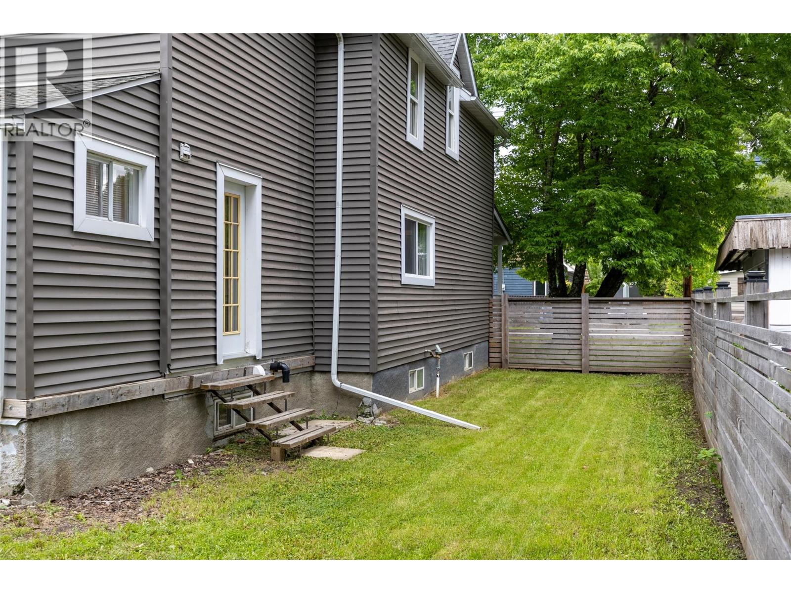 391 6TH Avenue - 65