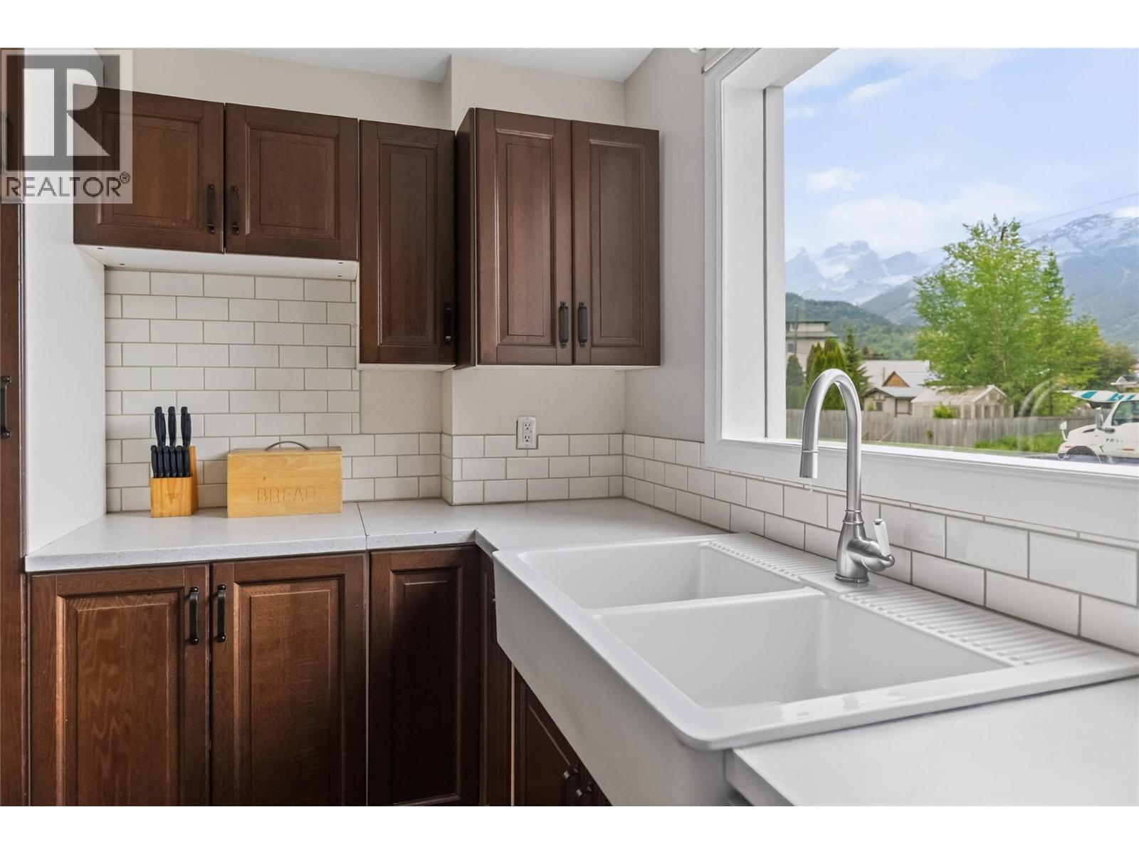 391 6TH Avenue - 25