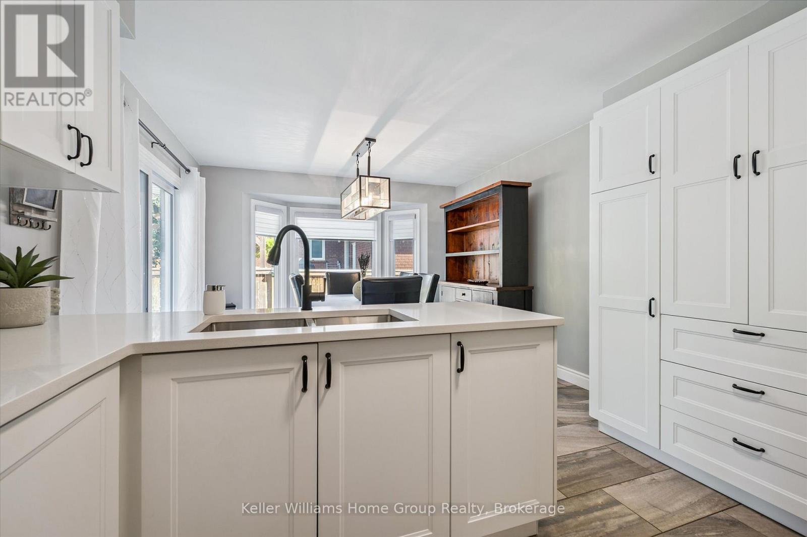 284 COLBORNE STREET - 16