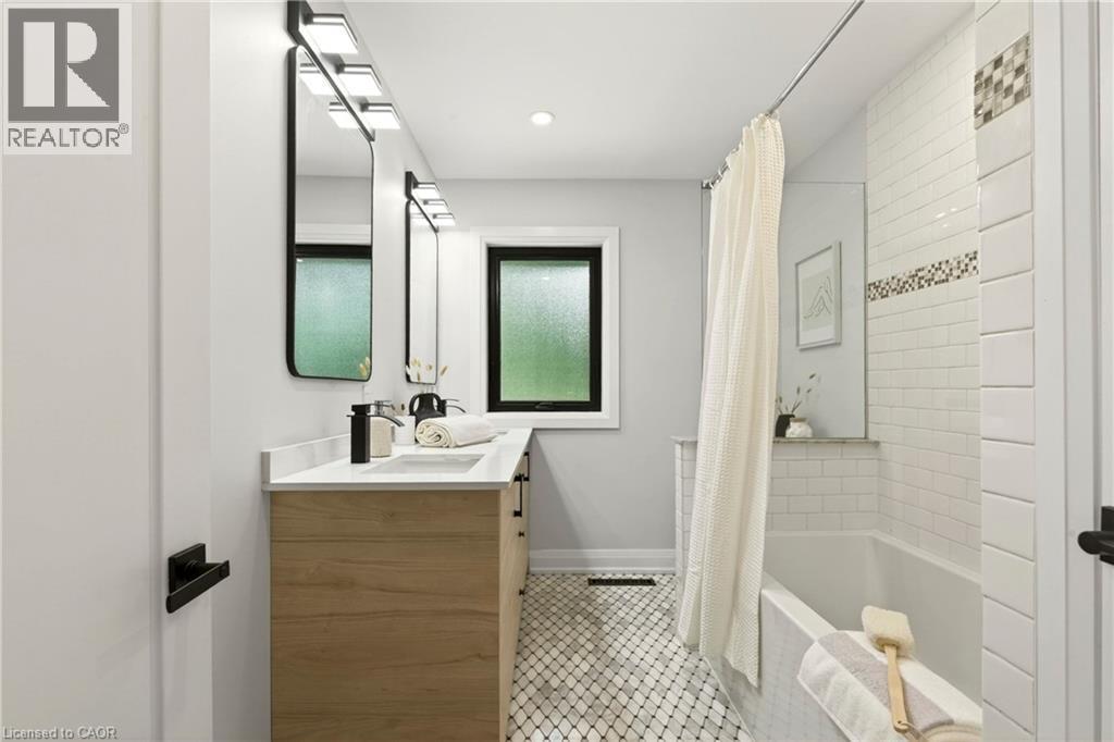 371 ROBINA Road - 22