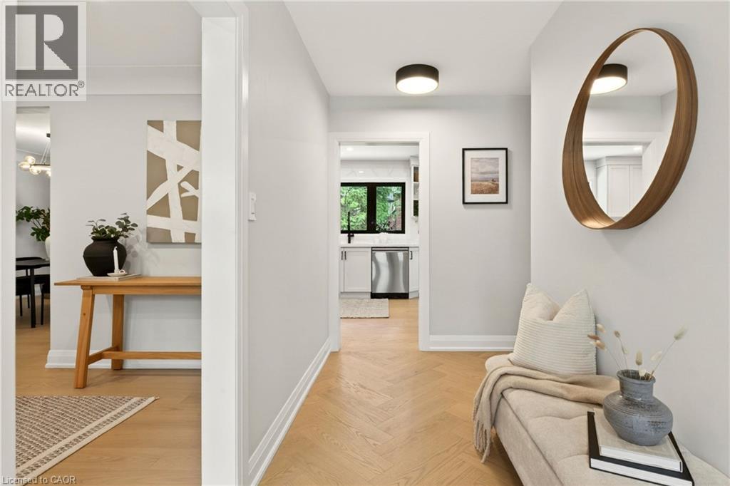 371 ROBINA Road - 4