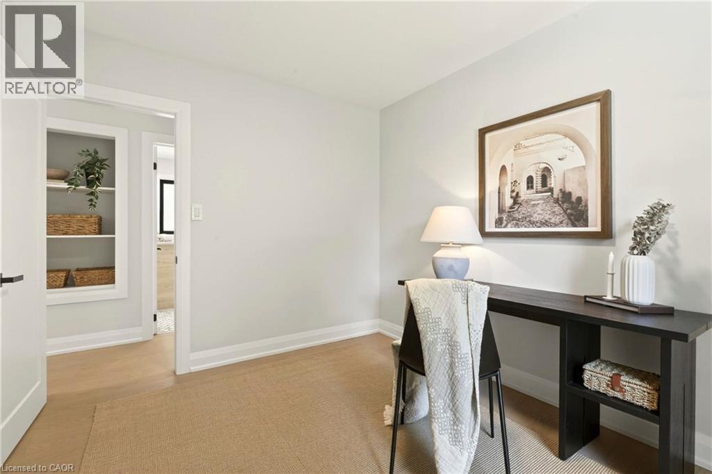 371 ROBINA Road - 34