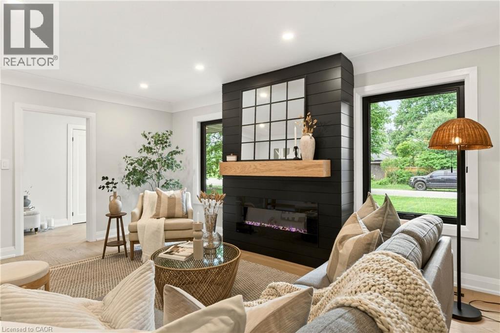 371 ROBINA Road - 7