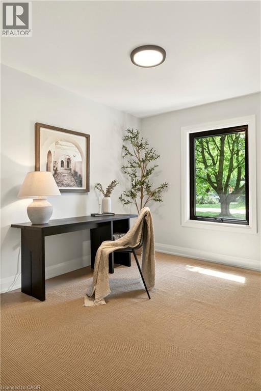 371 ROBINA Road - 33