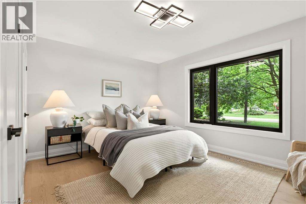 371 ROBINA Road - 25