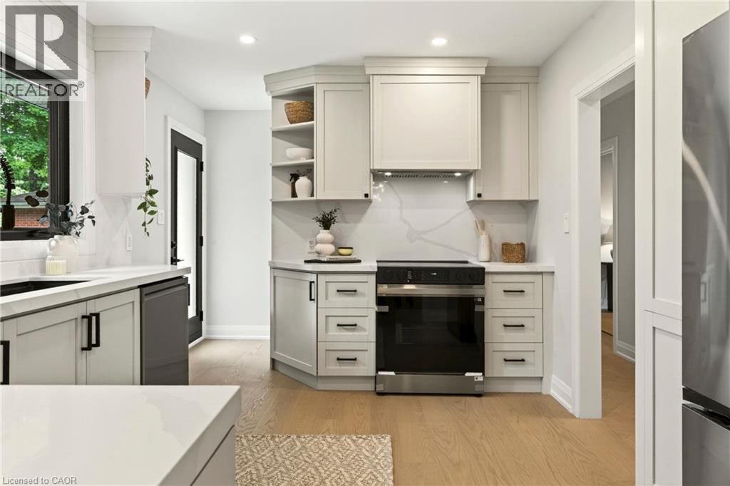 371 ROBINA Road - 15