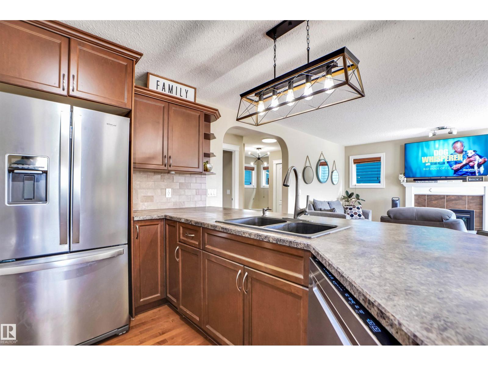 10114 93 Street Morinville ST - 17