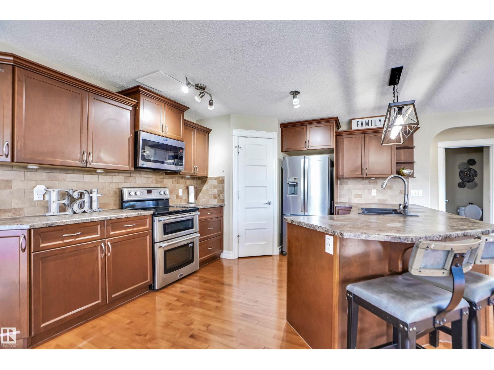 10114 93 Street Morinville ST - 21
