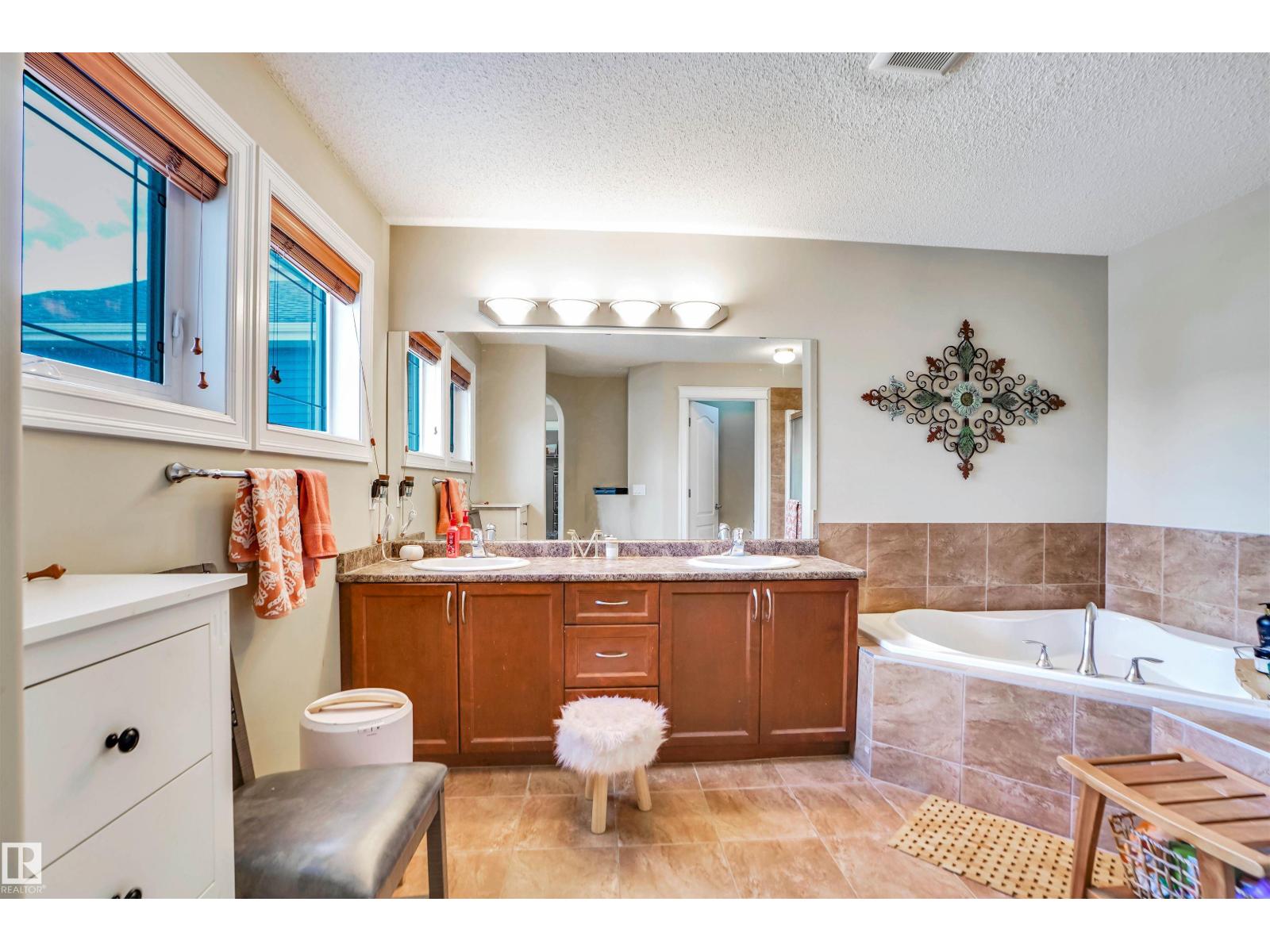 10114 93 Street Morinville ST - 34