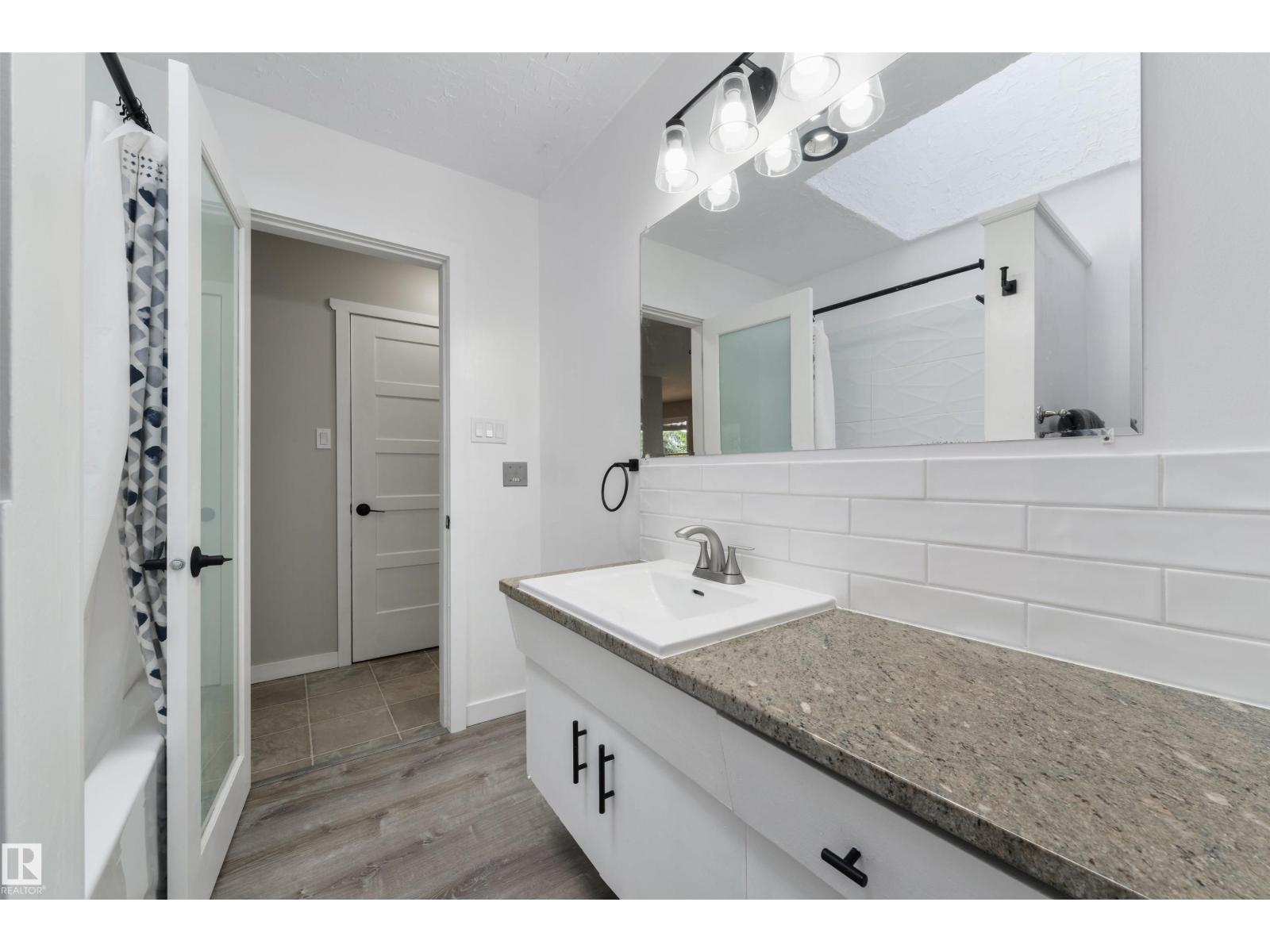 3 BENTON ST - 20