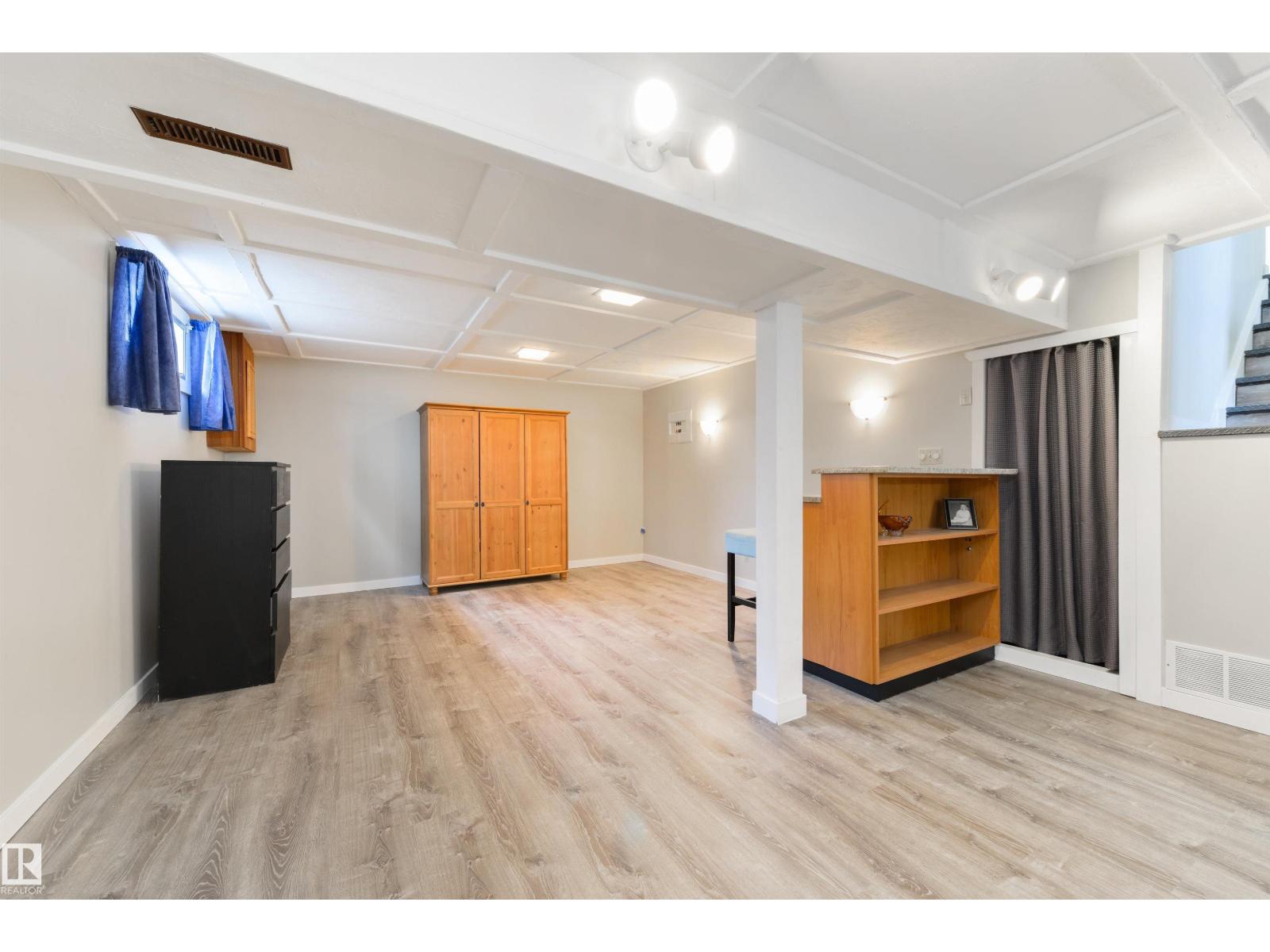 3 BENTON ST - 28