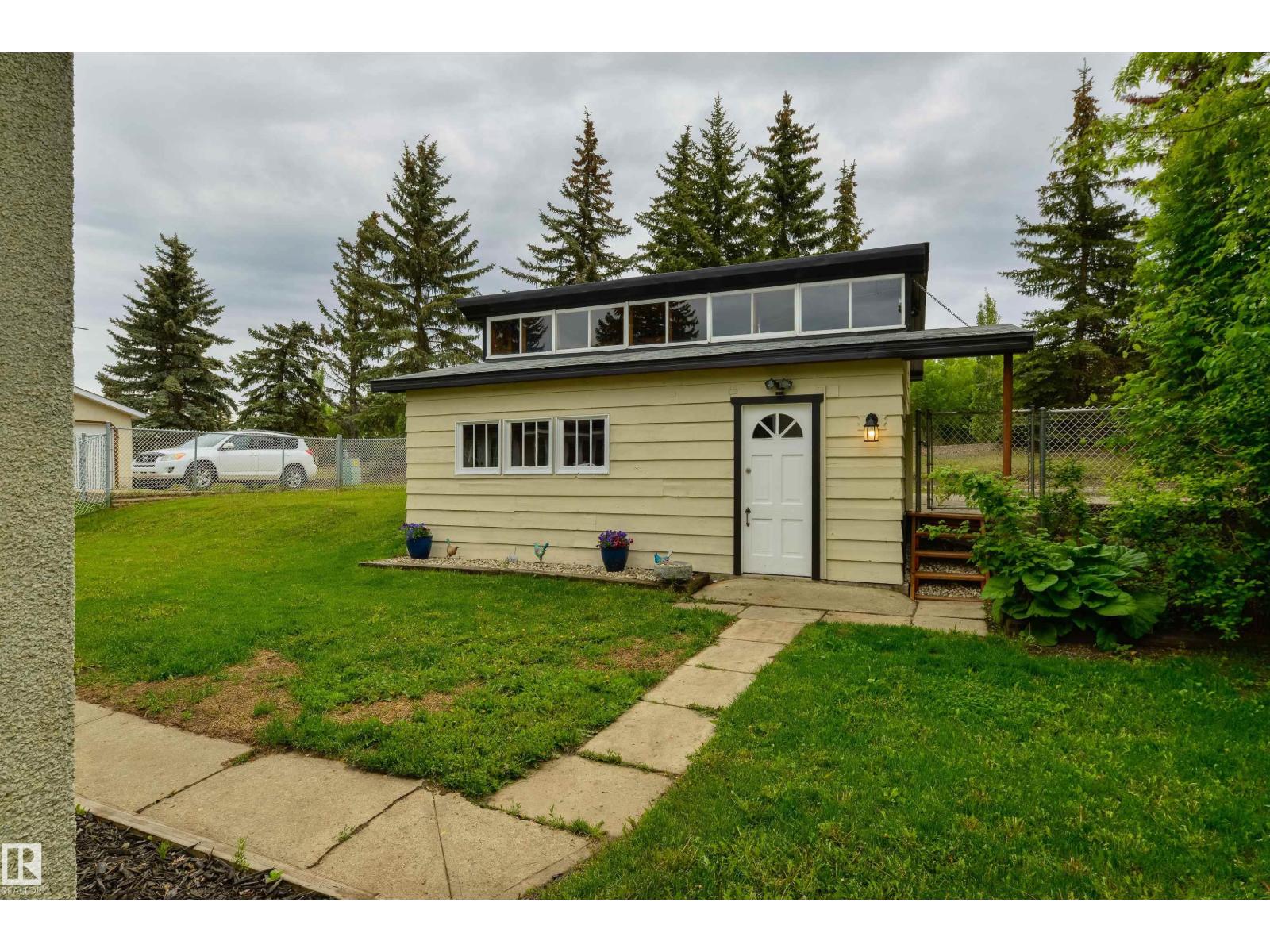 3 BENTON ST - 42
