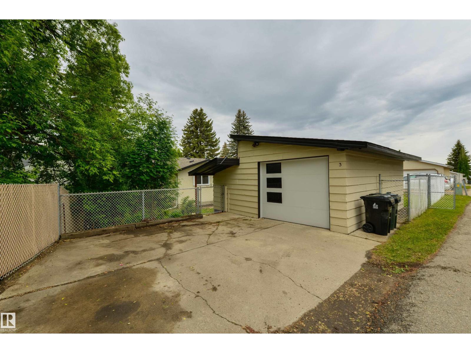 3 BENTON ST - 43