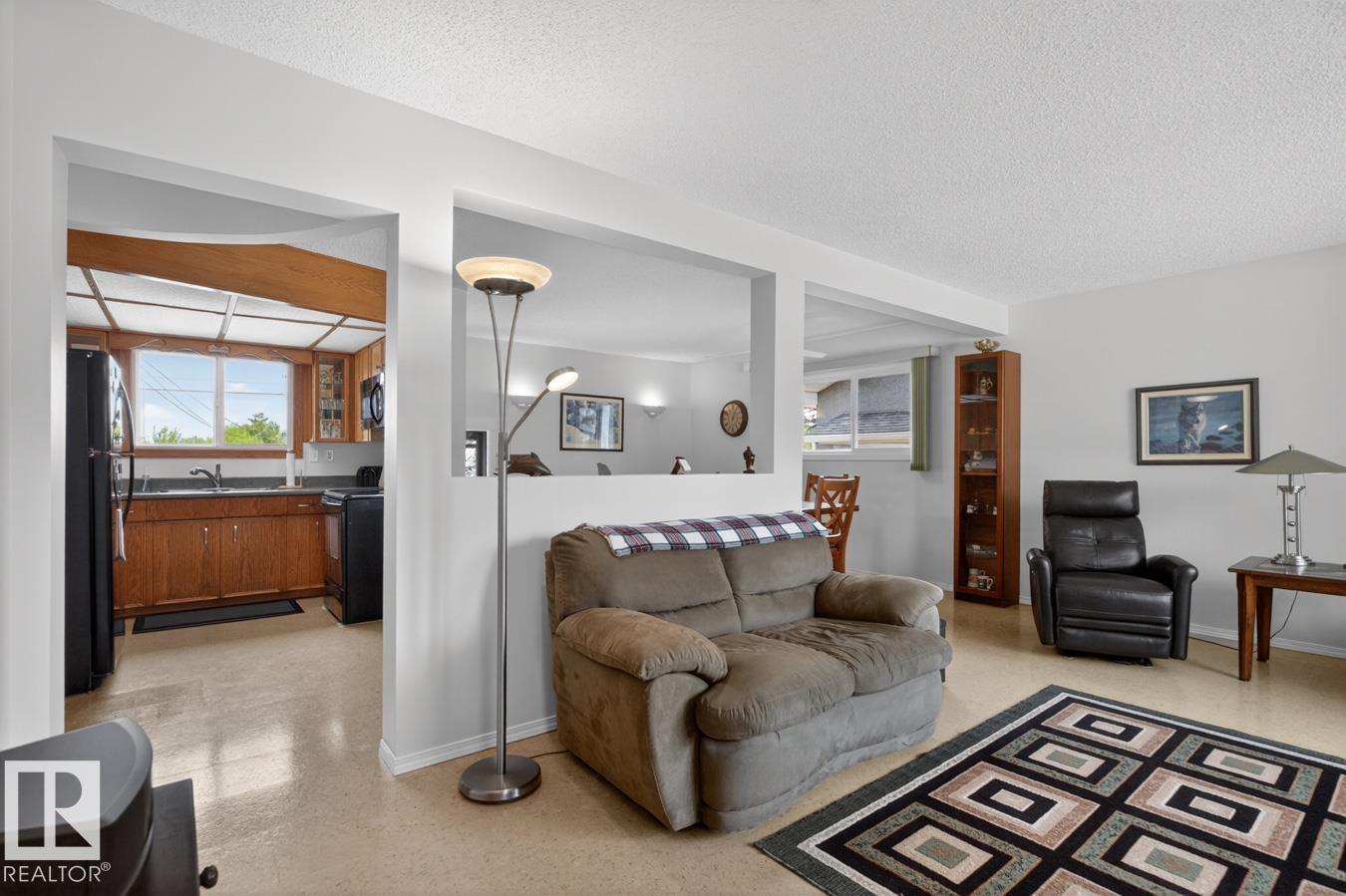 9523 52 ST NW - photo 4