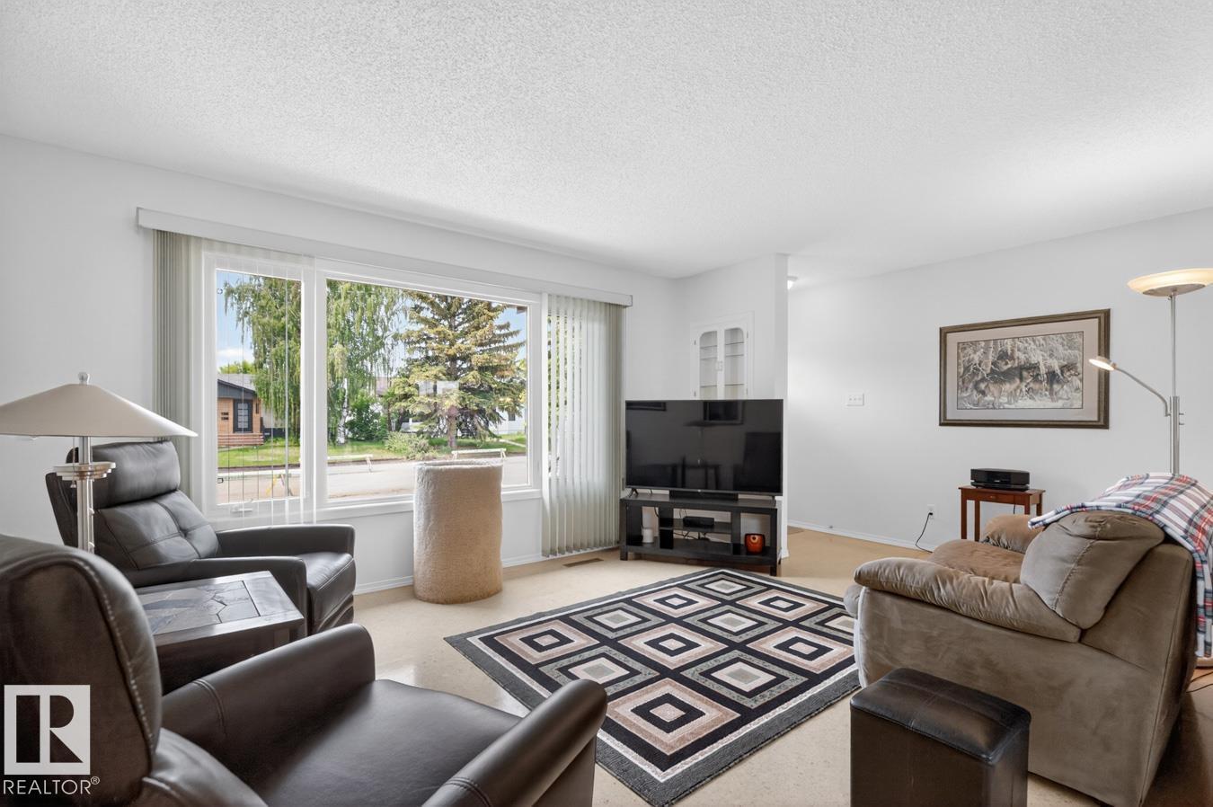 9523 52 ST NW - photo 5
