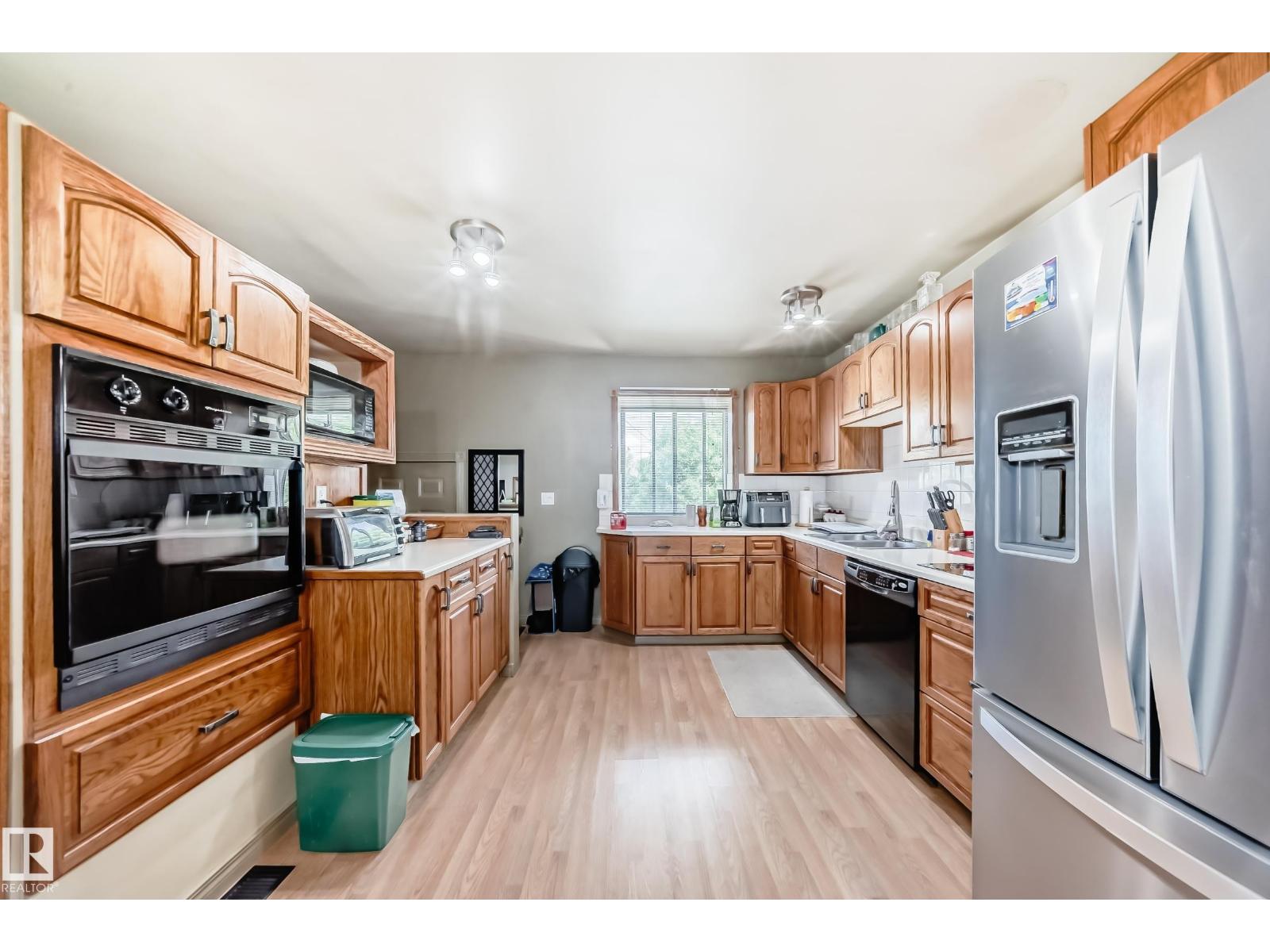 12137 44 ST NW NW - photo 2