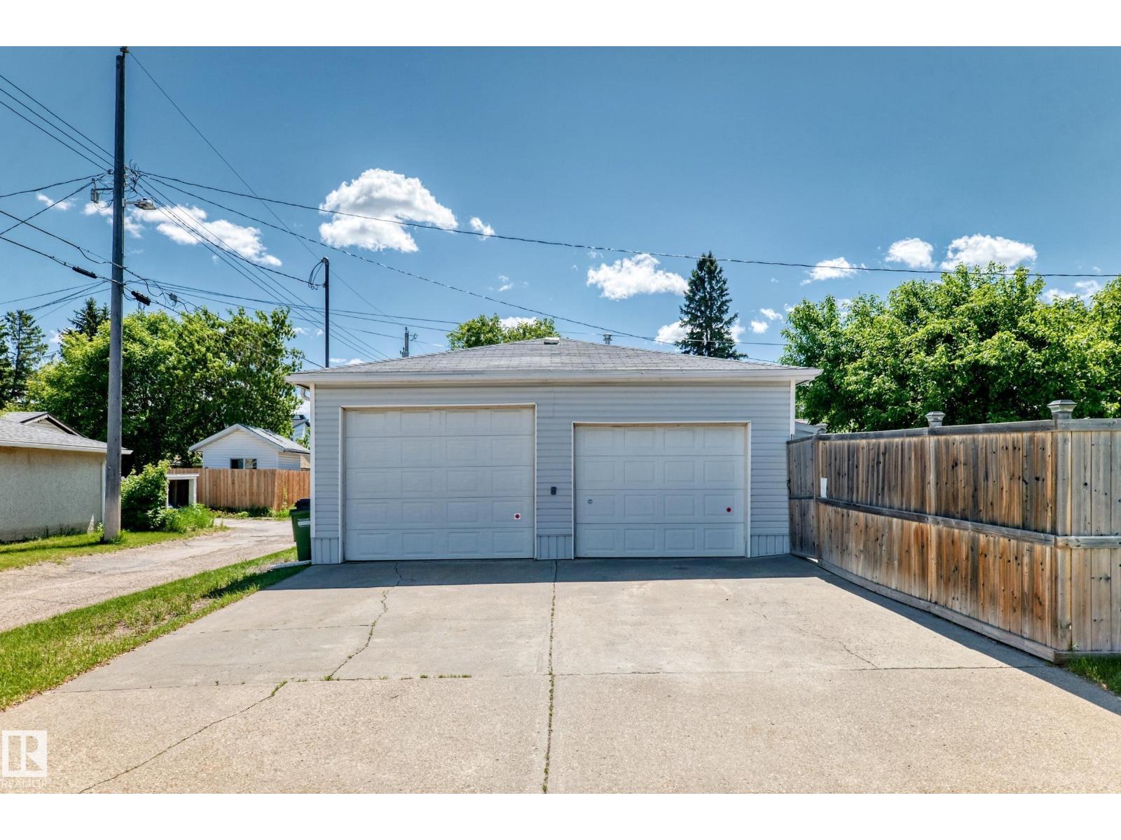 12137 44 ST NW NW — photo 42