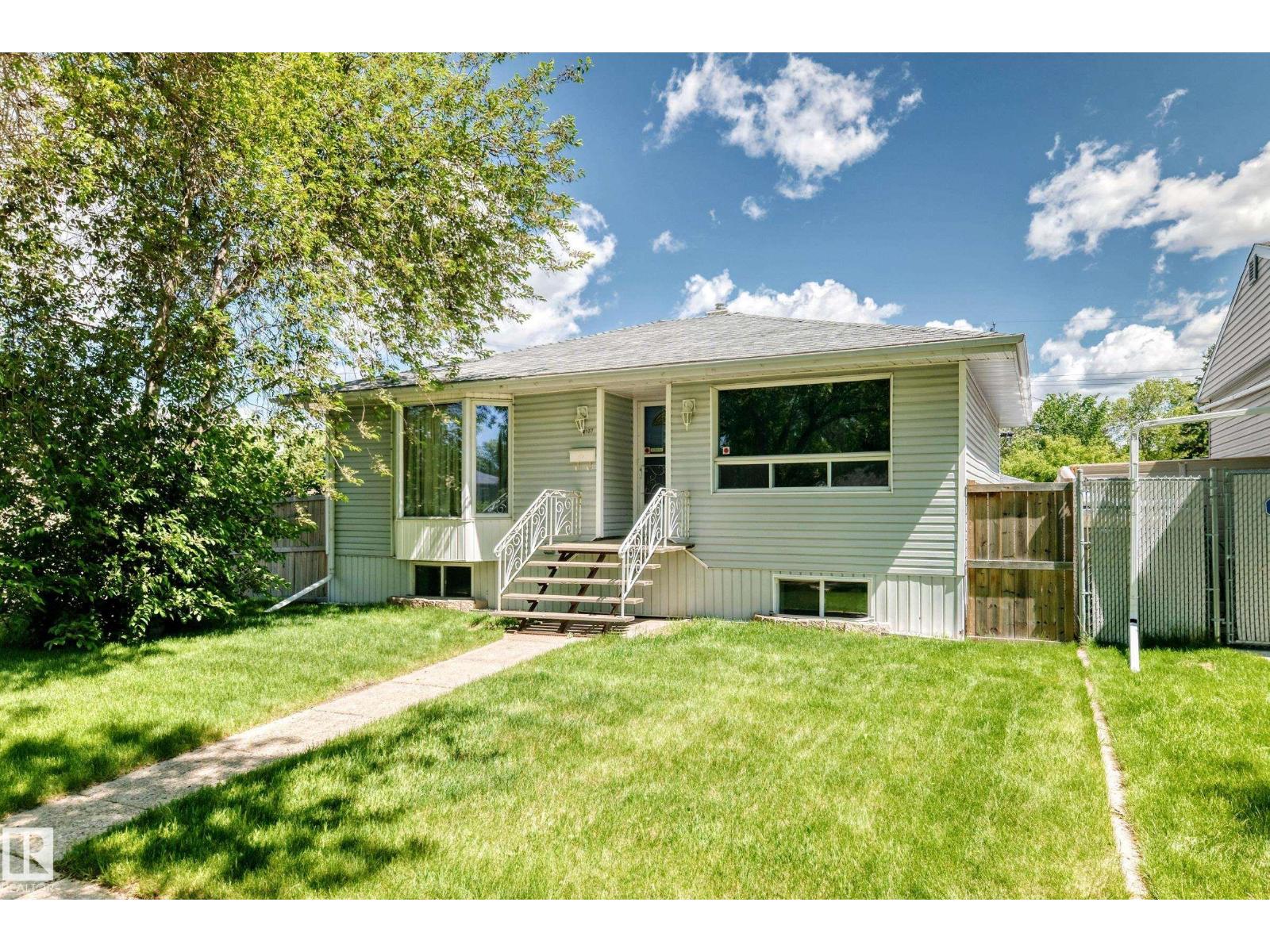 12137 44 ST NW NW — photo 53