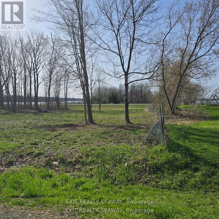 004 MANNING ROAD, South Stormont — photo 3