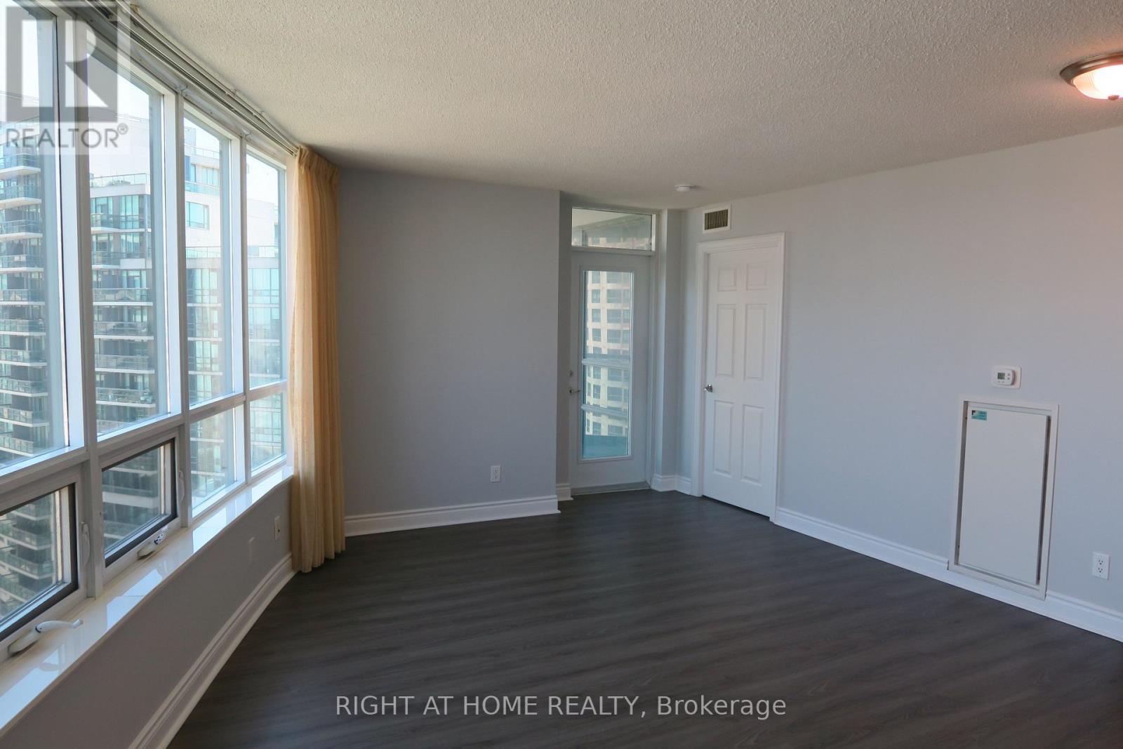#1505 15 GREENVIEW AVENUE - 13