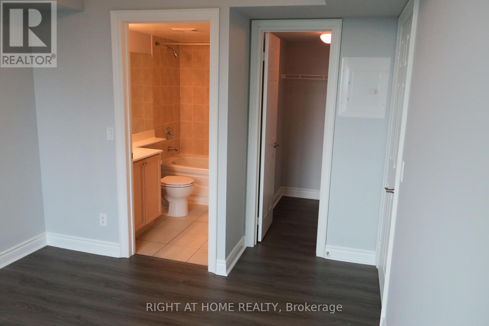 #1505 15 GREENVIEW AVENUE - 22