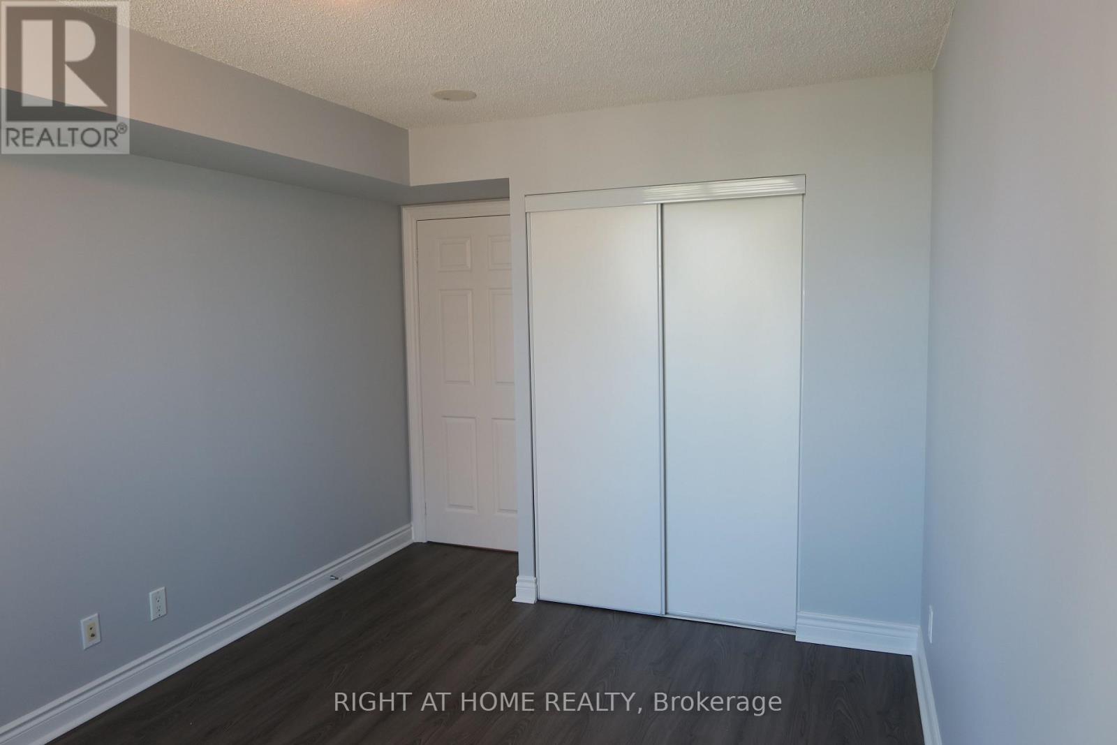#1505 15 GREENVIEW AVENUE - 26