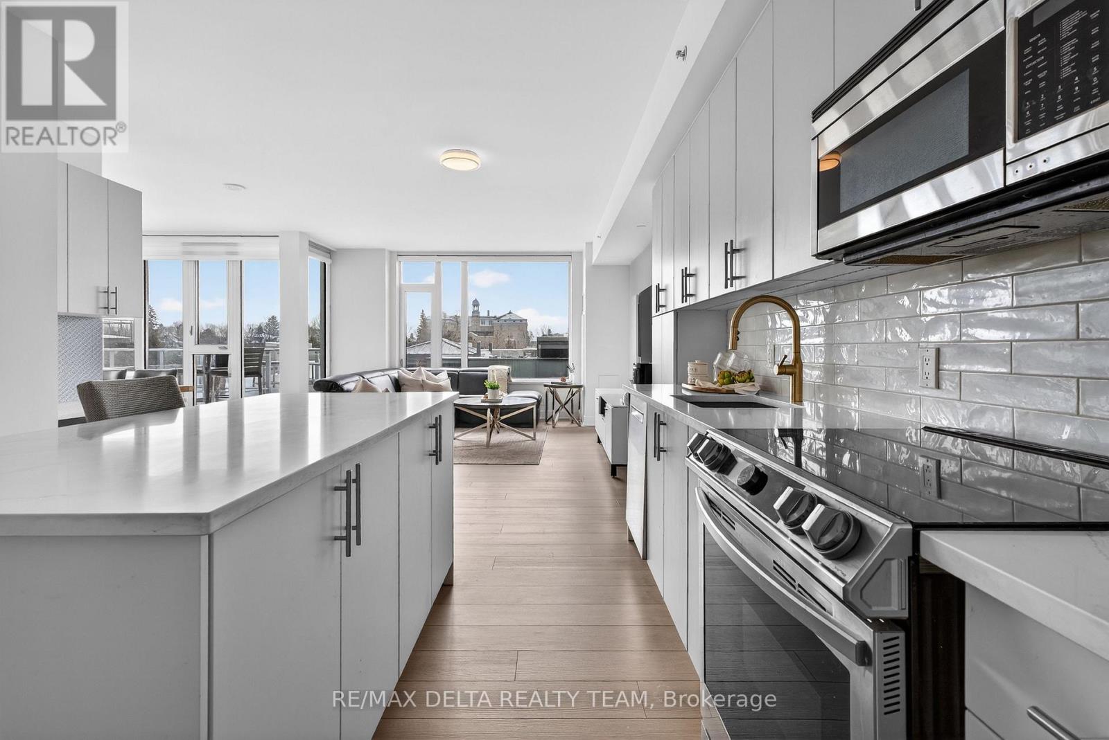 #307 1035 BANK STREET - 6