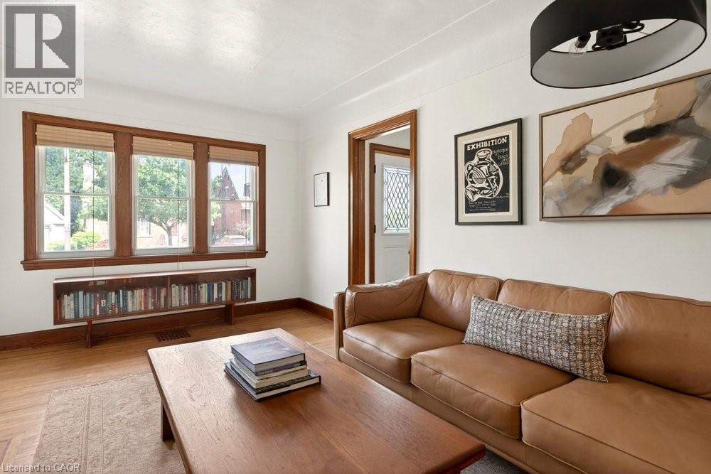 66 EDGEMONT Street S - 13