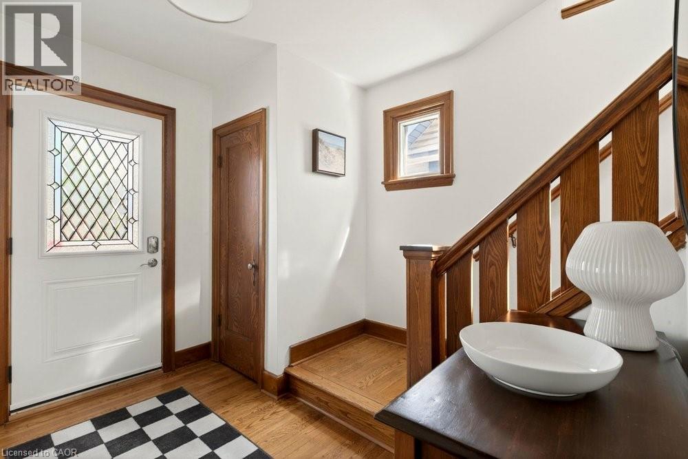 66 EDGEMONT Street S - 4