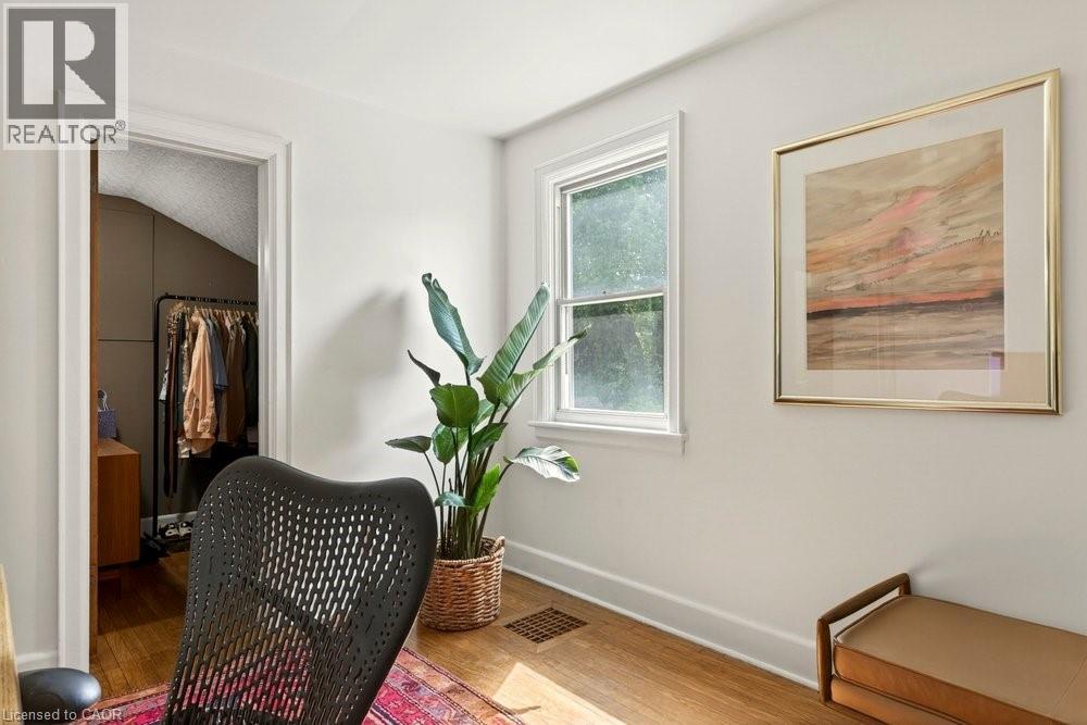 66 EDGEMONT Street S - 36
