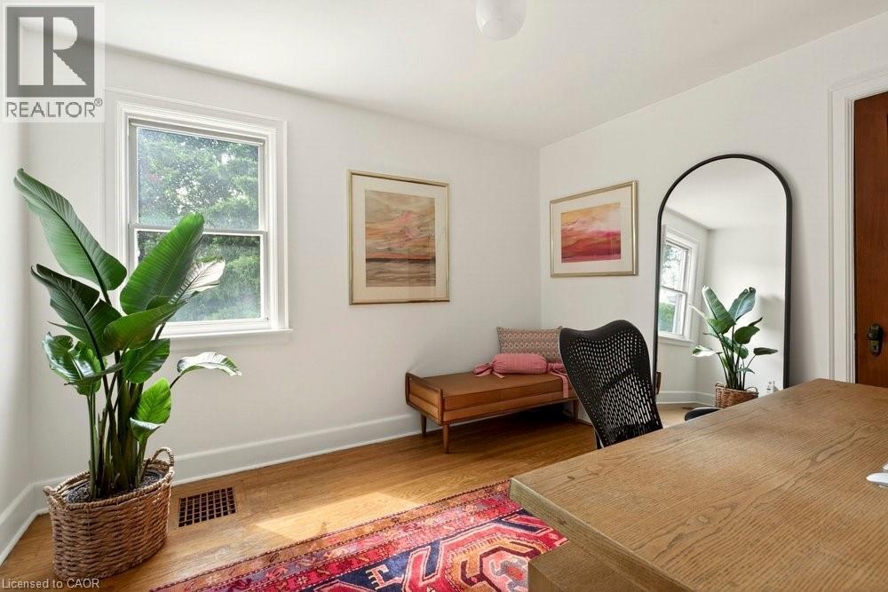 66 EDGEMONT Street S - Image 35