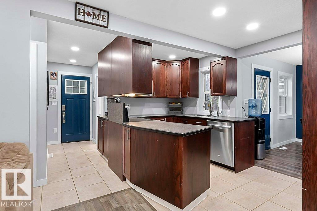 10344 162 ST NW - photo 5