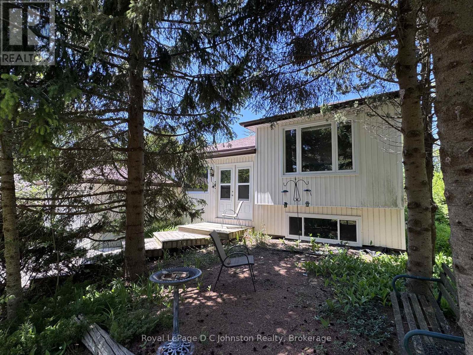 373 CARLISLE STREET - 2