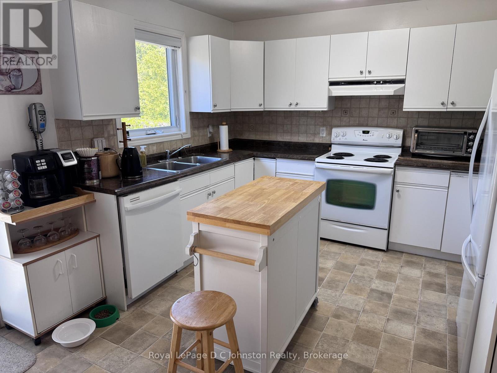 373 CARLISLE STREET - 5