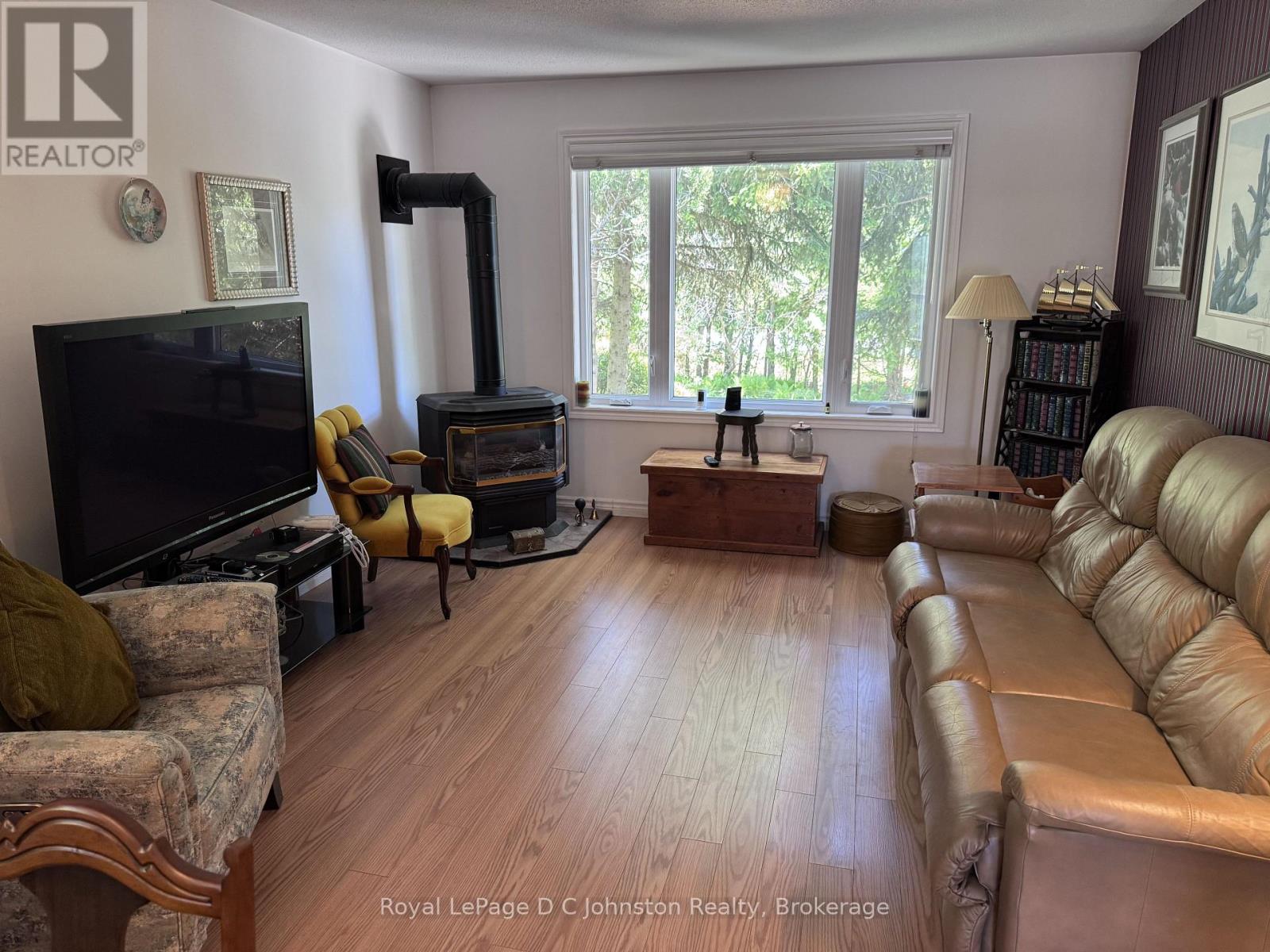 373 CARLISLE STREET - 8