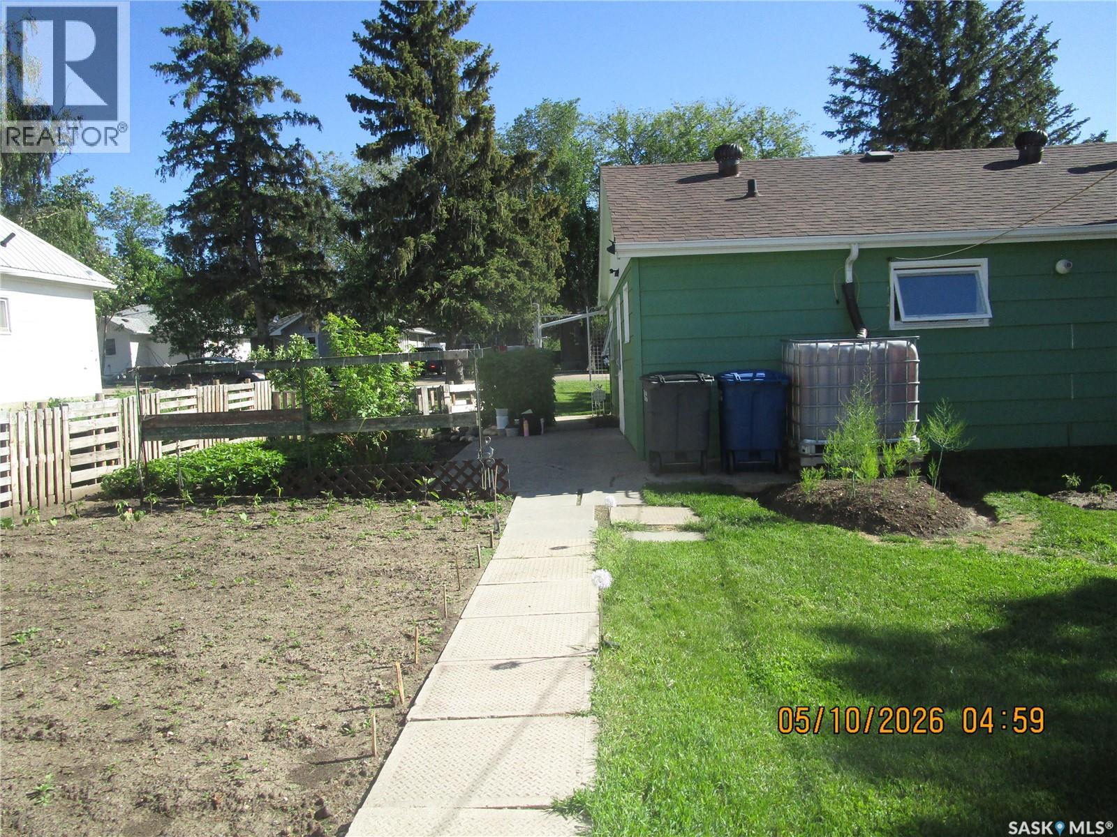 210 7th AVENUE W — photo 24