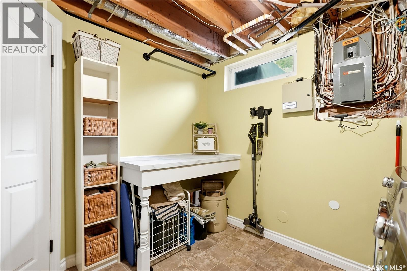328 Carleton DRIVE — photo 39