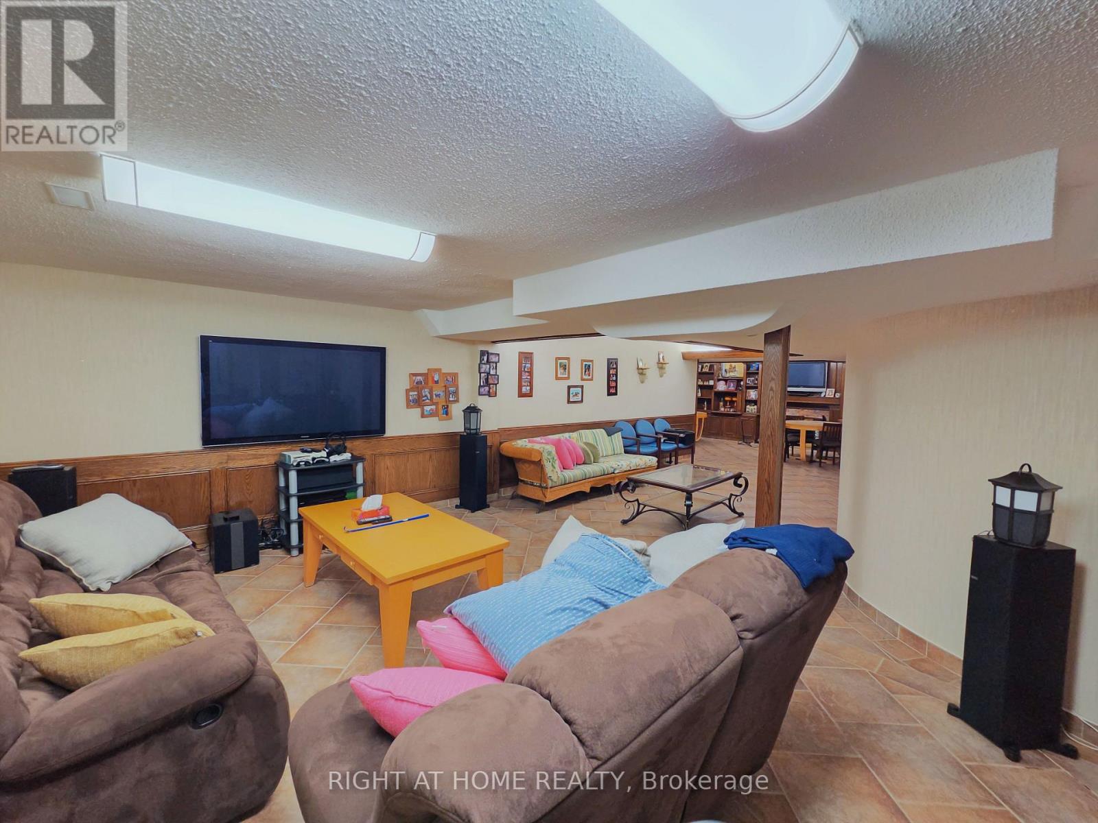 2428 OLD CARRIAGE ROAD - 33