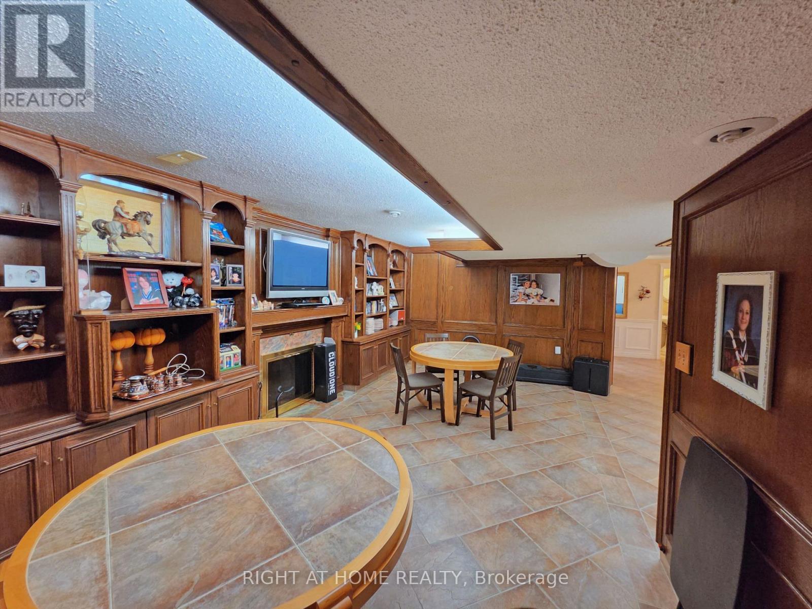 2428 OLD CARRIAGE ROAD - 34