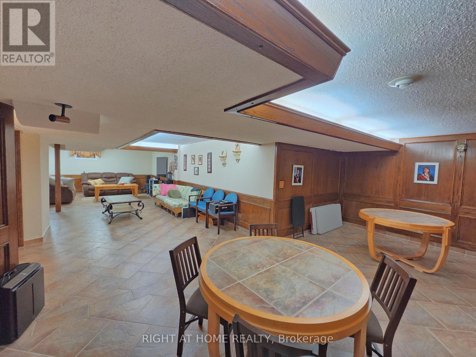 2428 OLD CARRIAGE ROAD - 35