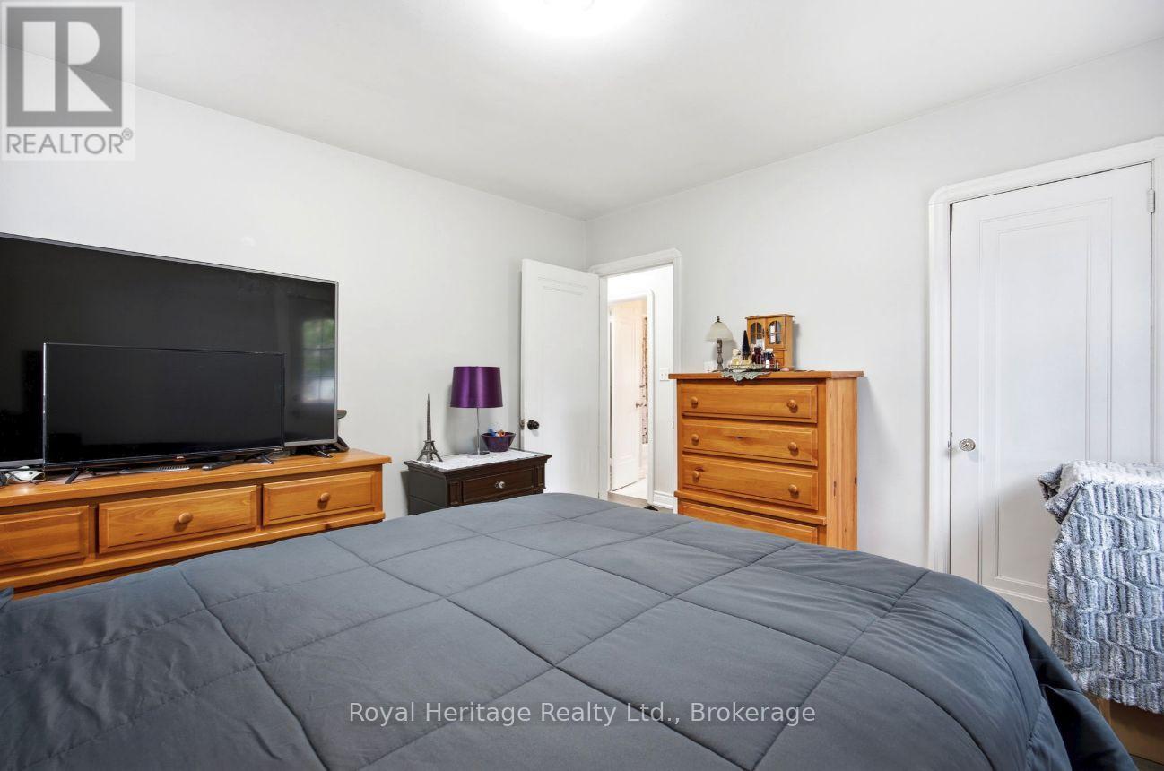 96 OAKES AVENUE - 13
