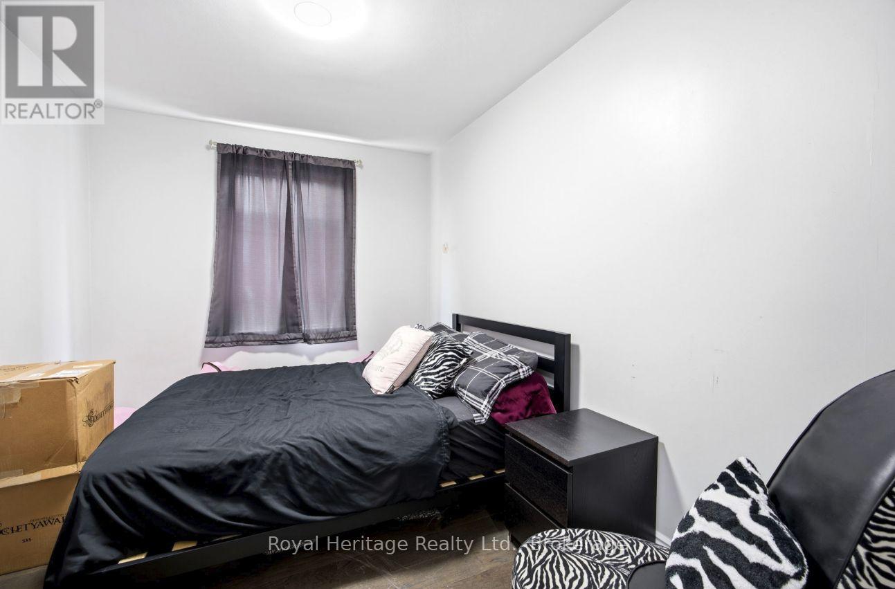 96 OAKES AVENUE - 14
