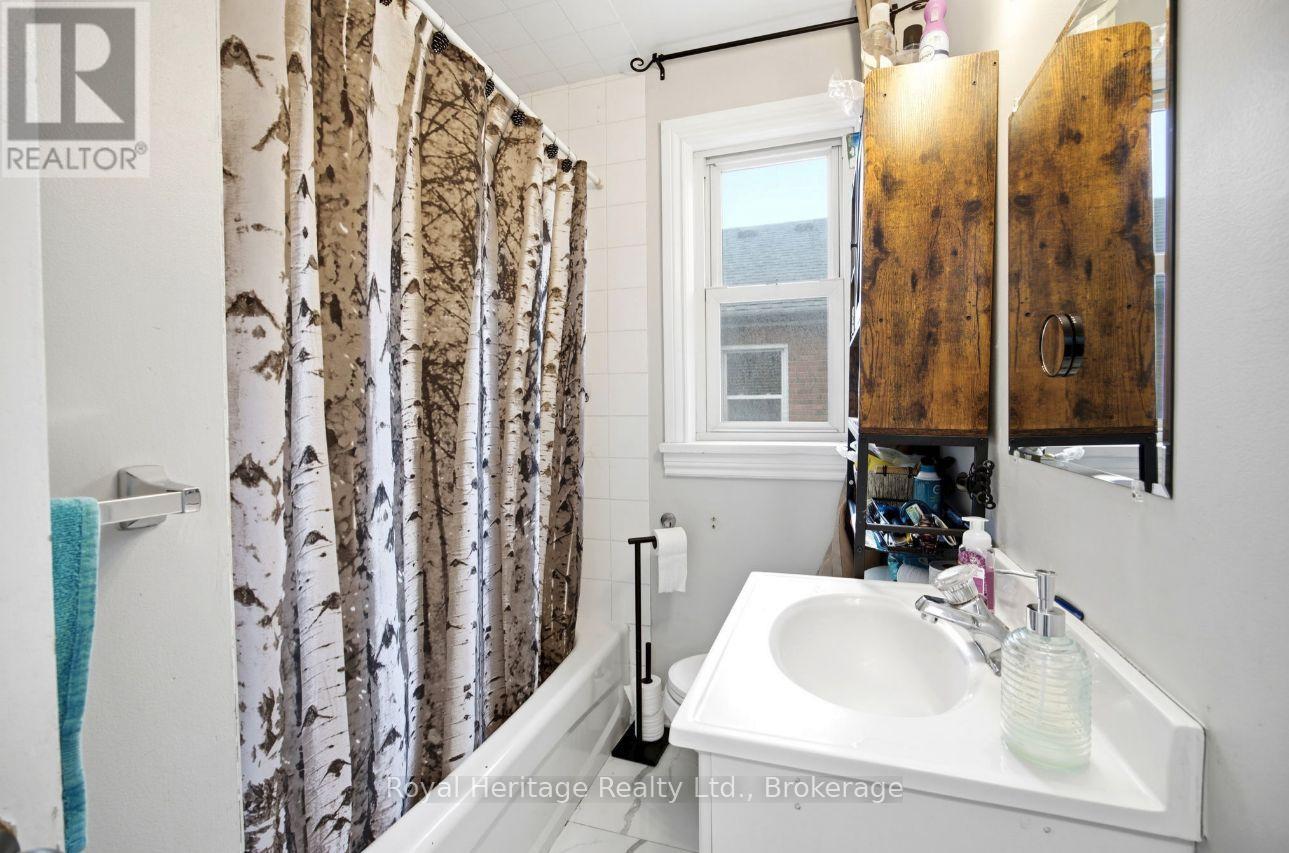 96 OAKES AVENUE - 16