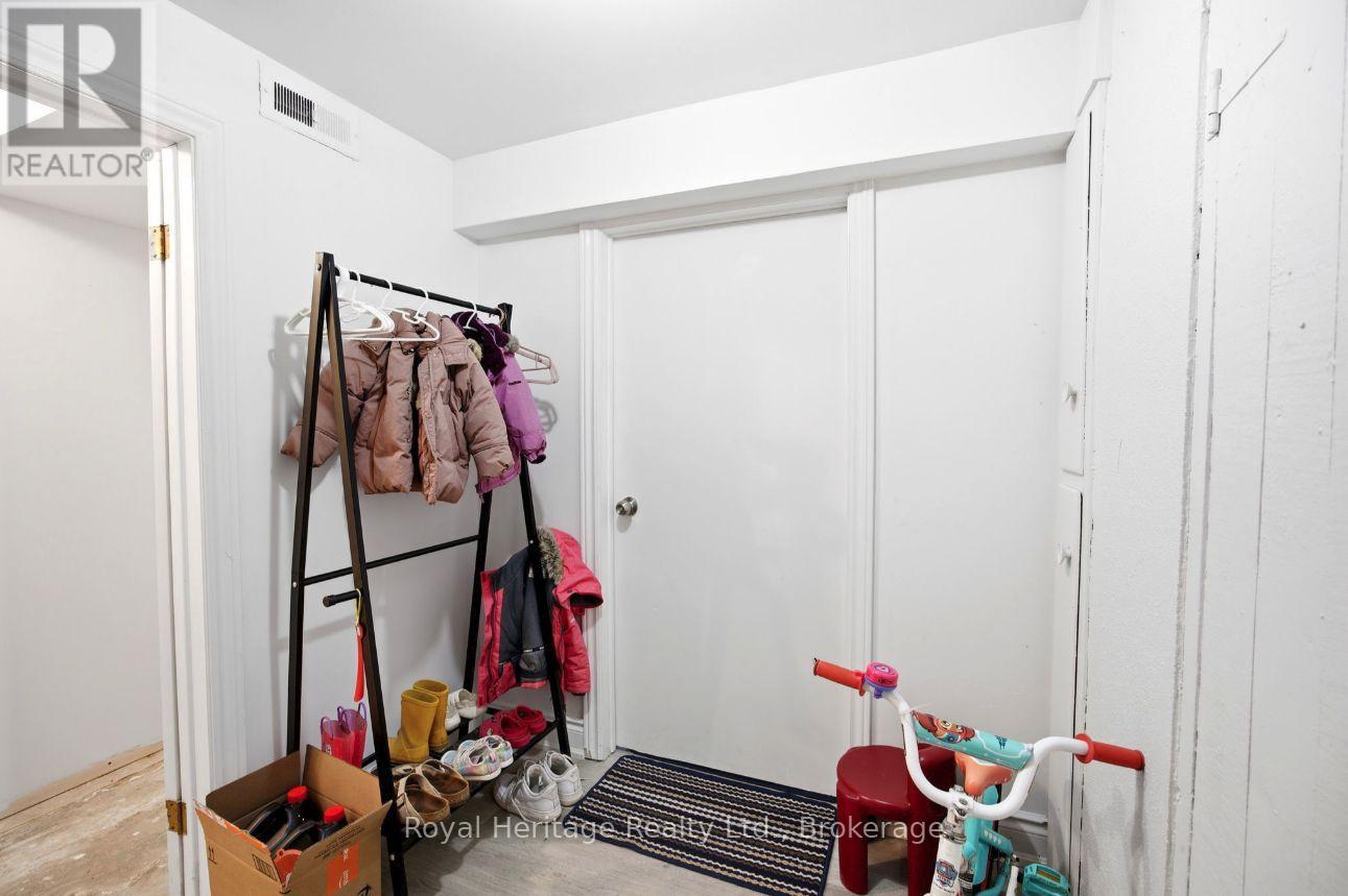 96 OAKES AVENUE - 17