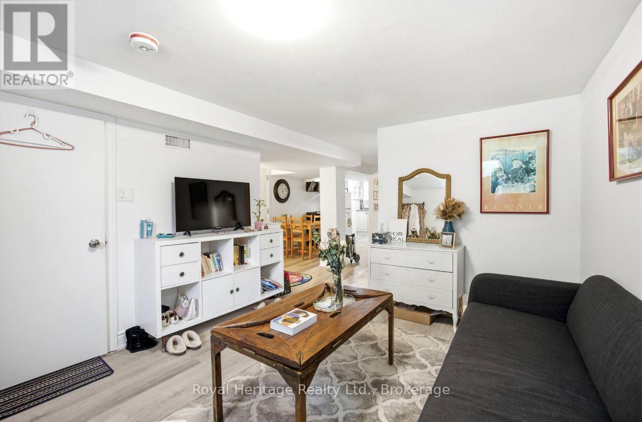 96 OAKES AVENUE - 19