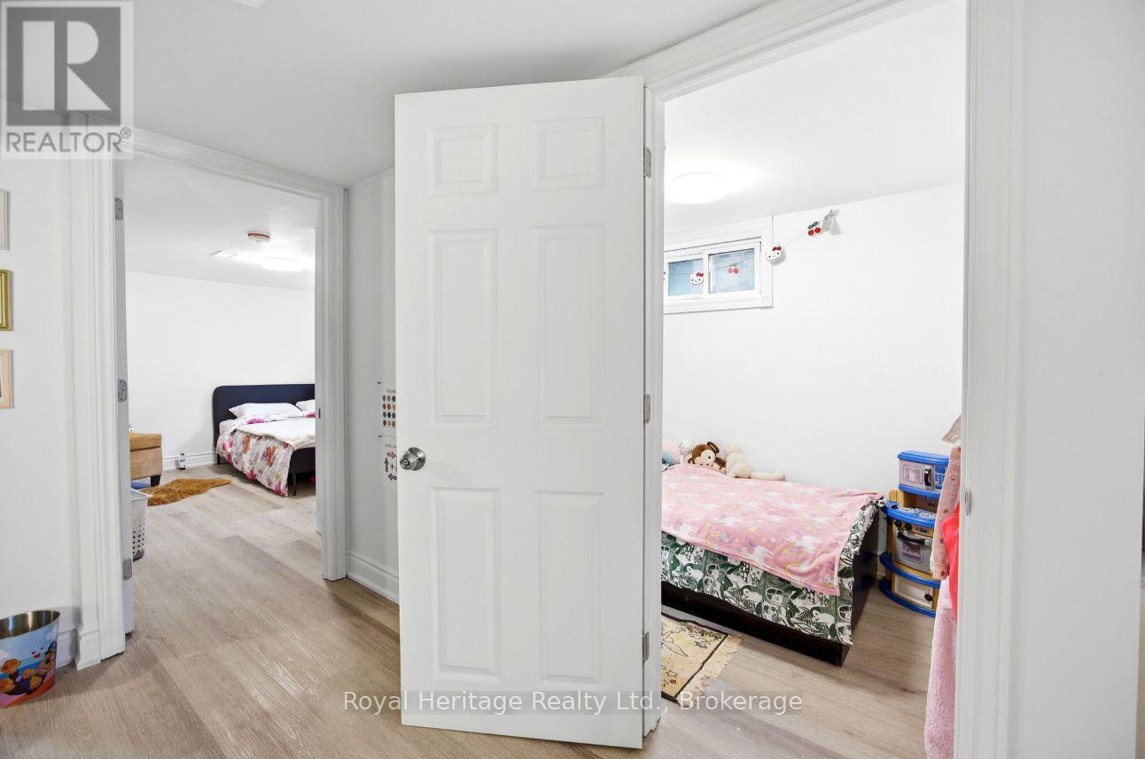 96 OAKES AVENUE - 24